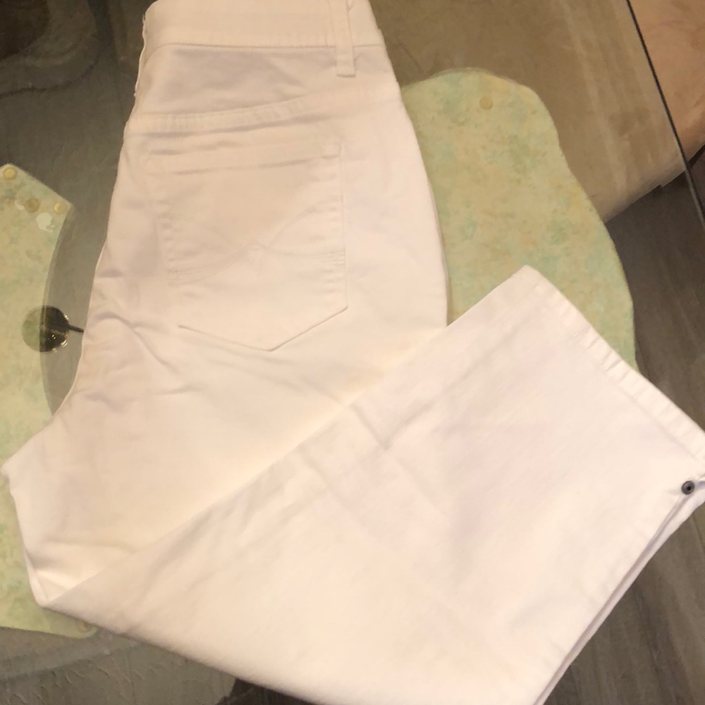 Christopher & Banks White Capris Size 6 Stretch